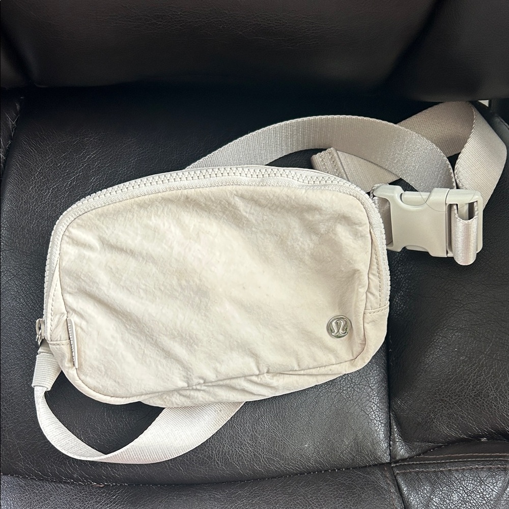 lululemon athletica Everywhere White Opal Belt Bag